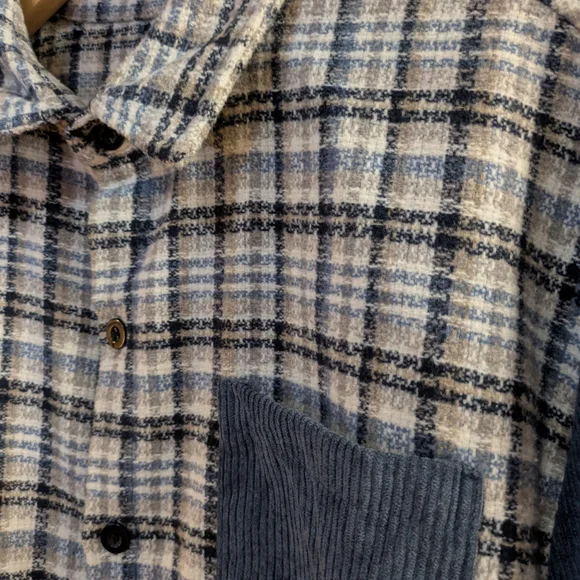 Over-sized Flannel - Picture 4 of 6